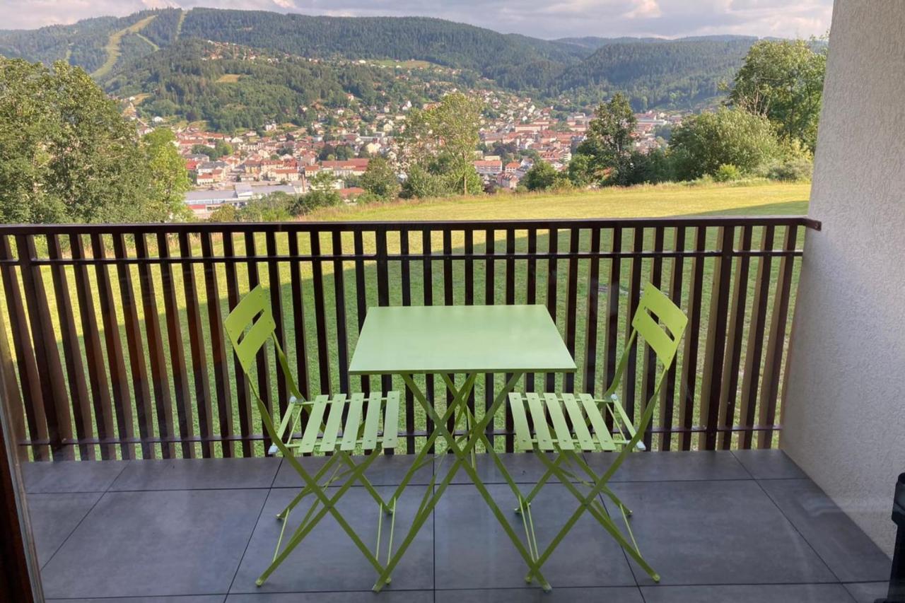 Apartment With Balcony In ジェラールメ エクステリア 写真
