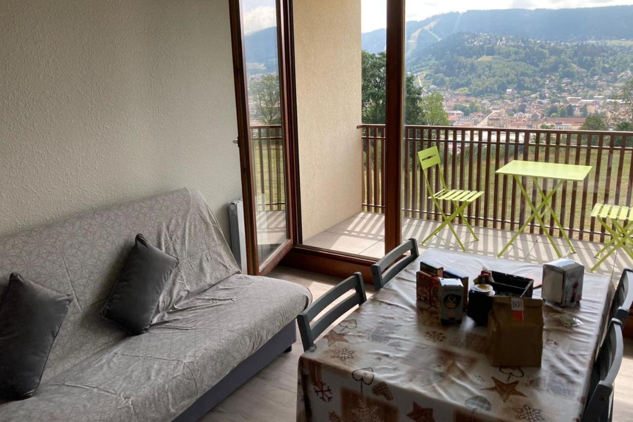 Apartment With Balcony In ジェラールメ エクステリア 写真