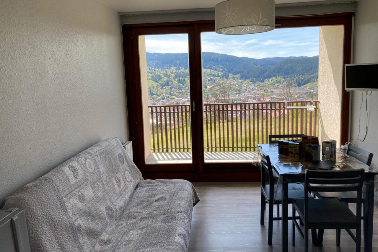 Apartment With Balcony In ジェラールメ エクステリア 写真